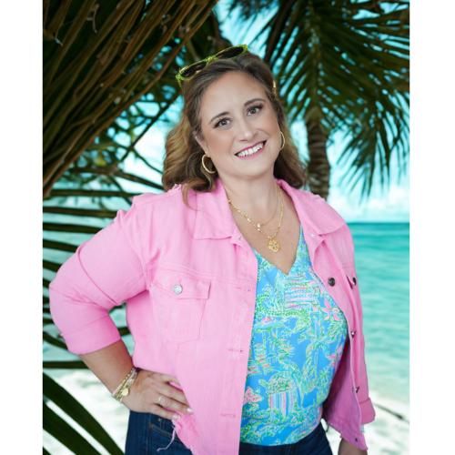 Zoomed out version of Stacia's tropical headshot